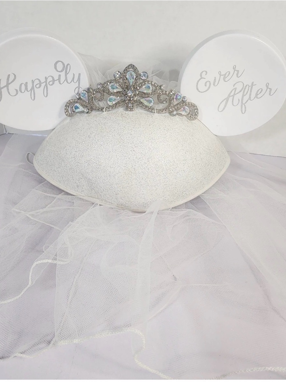 Disney Parks MINNIE MOUSE Ears
'Happily Ever After' Wedding Bride
Hat NWT